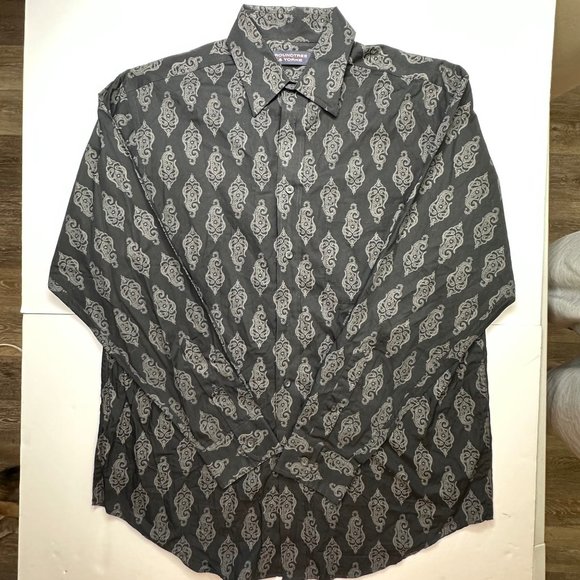 Roundtree and Yorke. Men’s long sleeve button front shirt. Size medium. - Picture 8 of 8